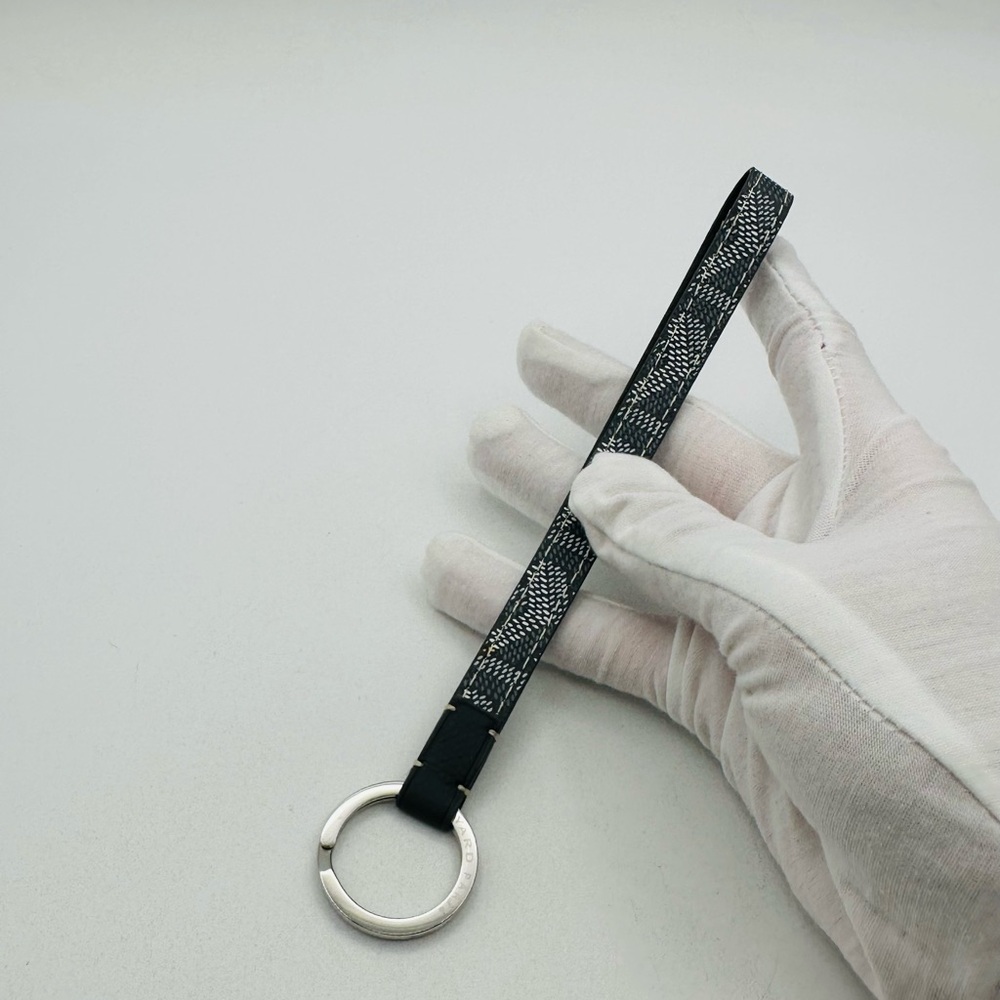 Goyard Sesame Key Ring Gray White - Picture 2 of 9